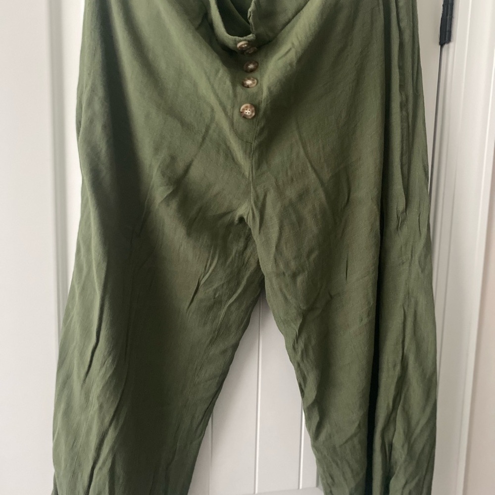 New Directions Olive Green Capris